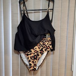 NWOT/ 2 PIECE SWIMWEAR